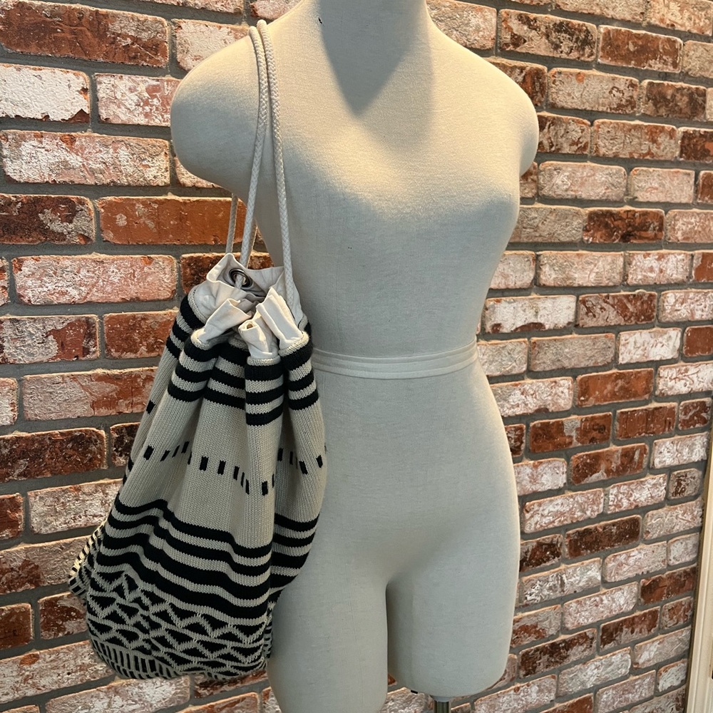 knit duffle bag by crochet kids intl